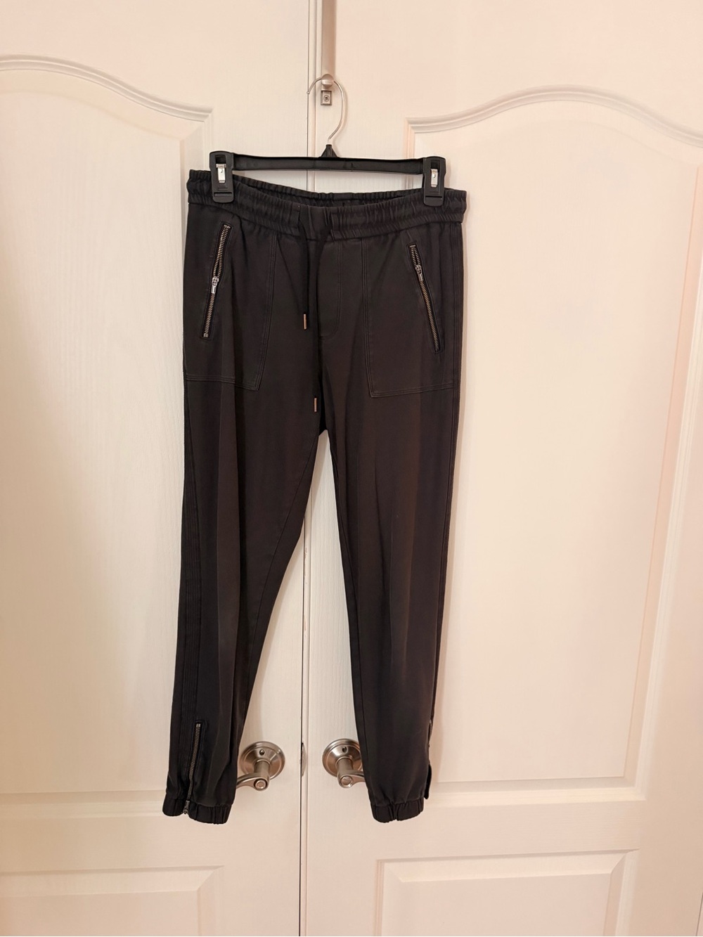 Women’s Farallon Black Jogger Pants with Zipper Pockets